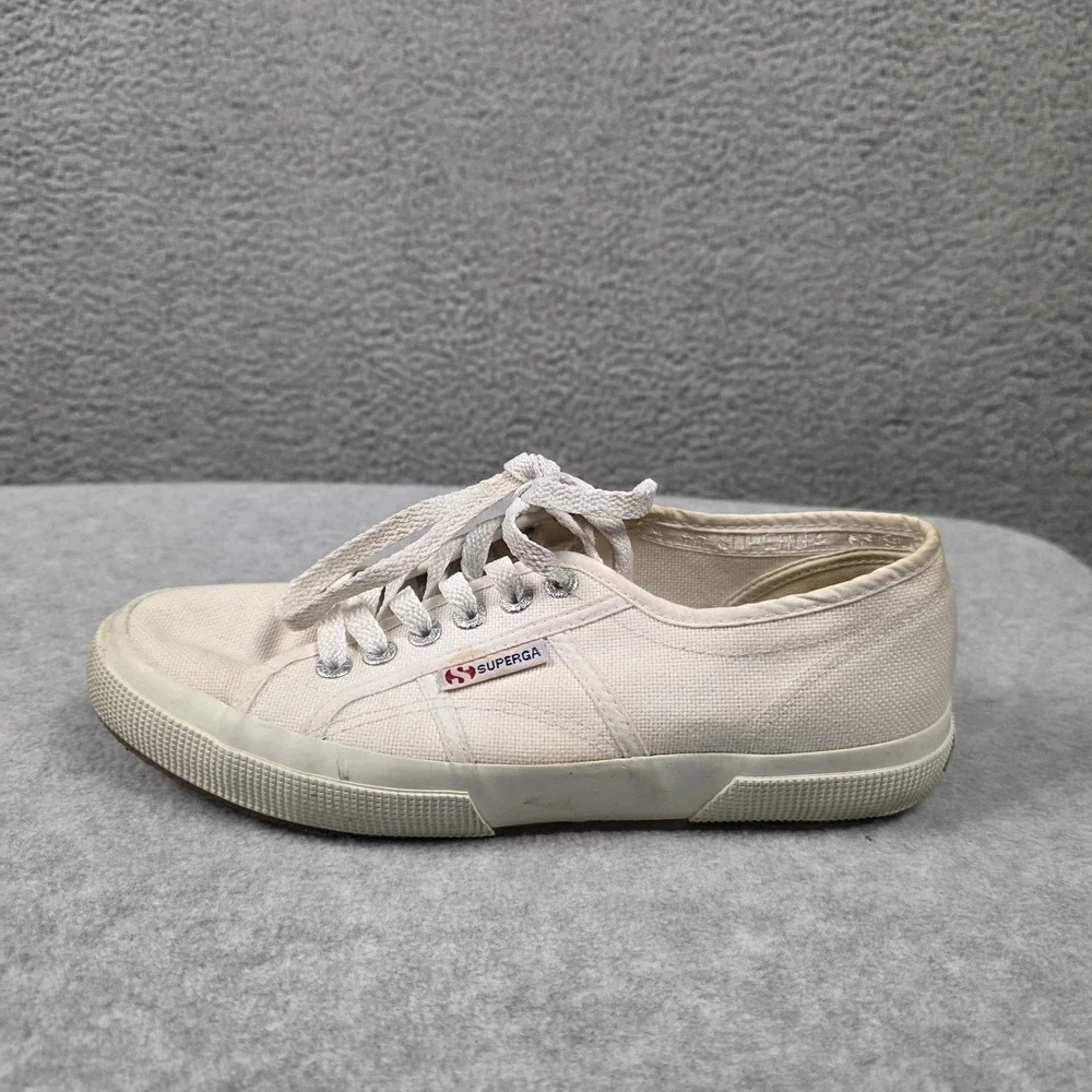 Superga brand style